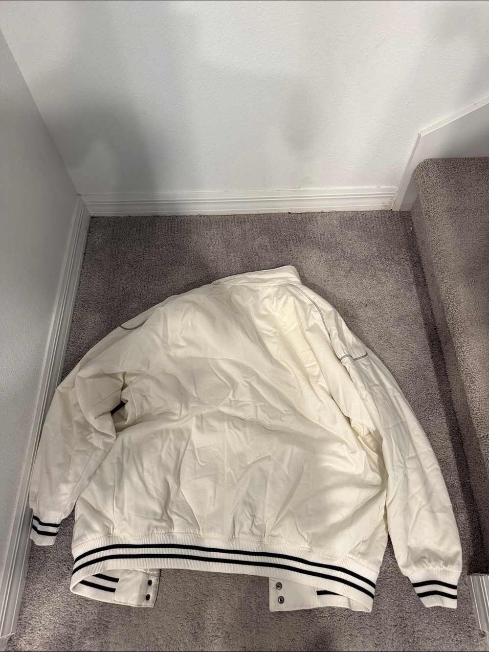 H&M Cream Racing Logo Puffer Jacket - Picture 4 of 4